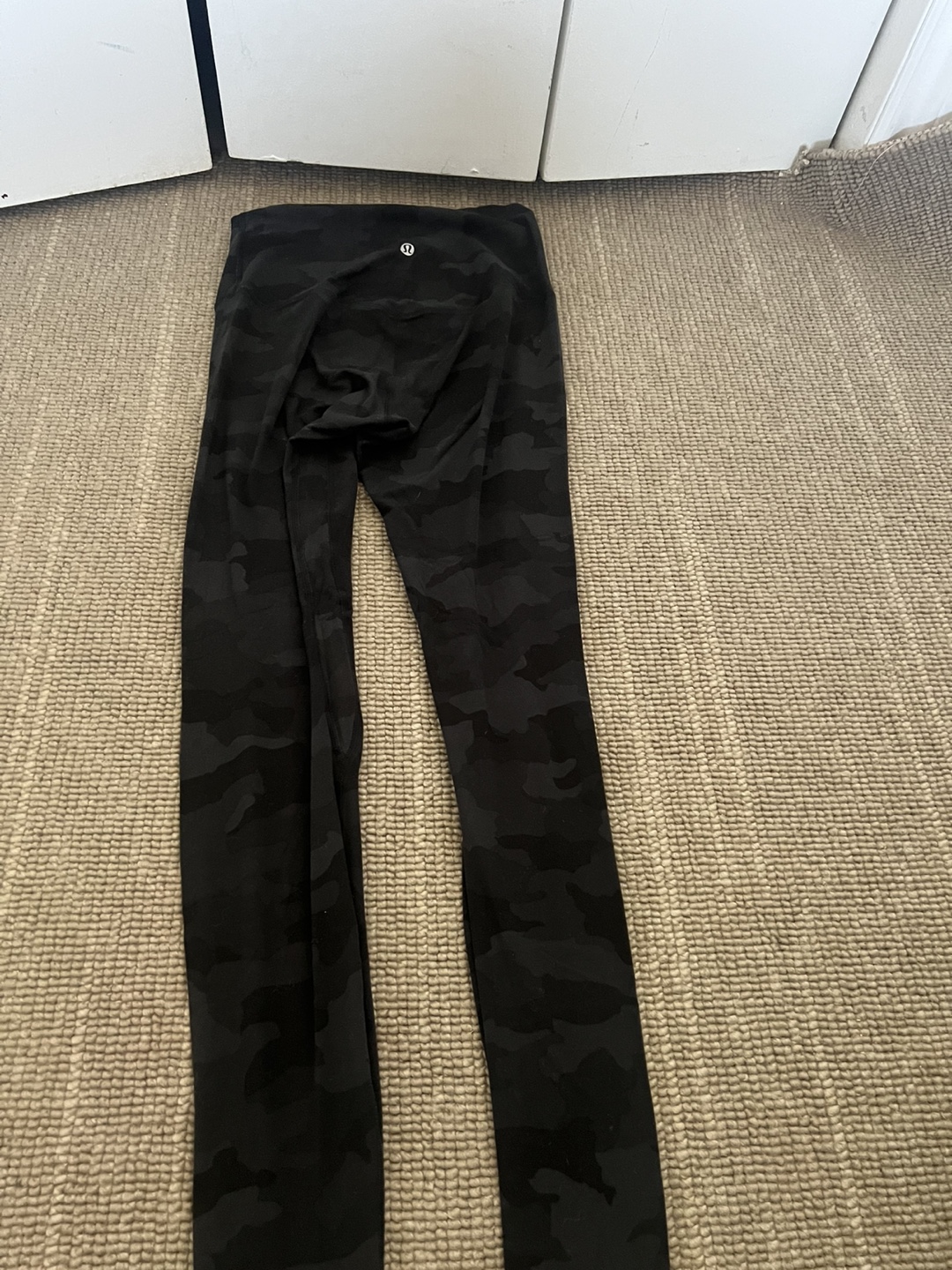 Lululemon Camo Leggings - Size 4 - photo 2