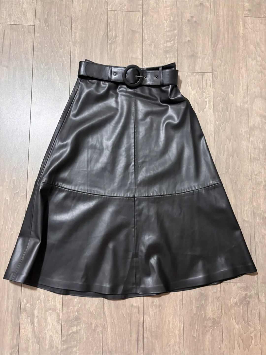Suzy Shier Black Faux Leather Skirt - XS thumbnail