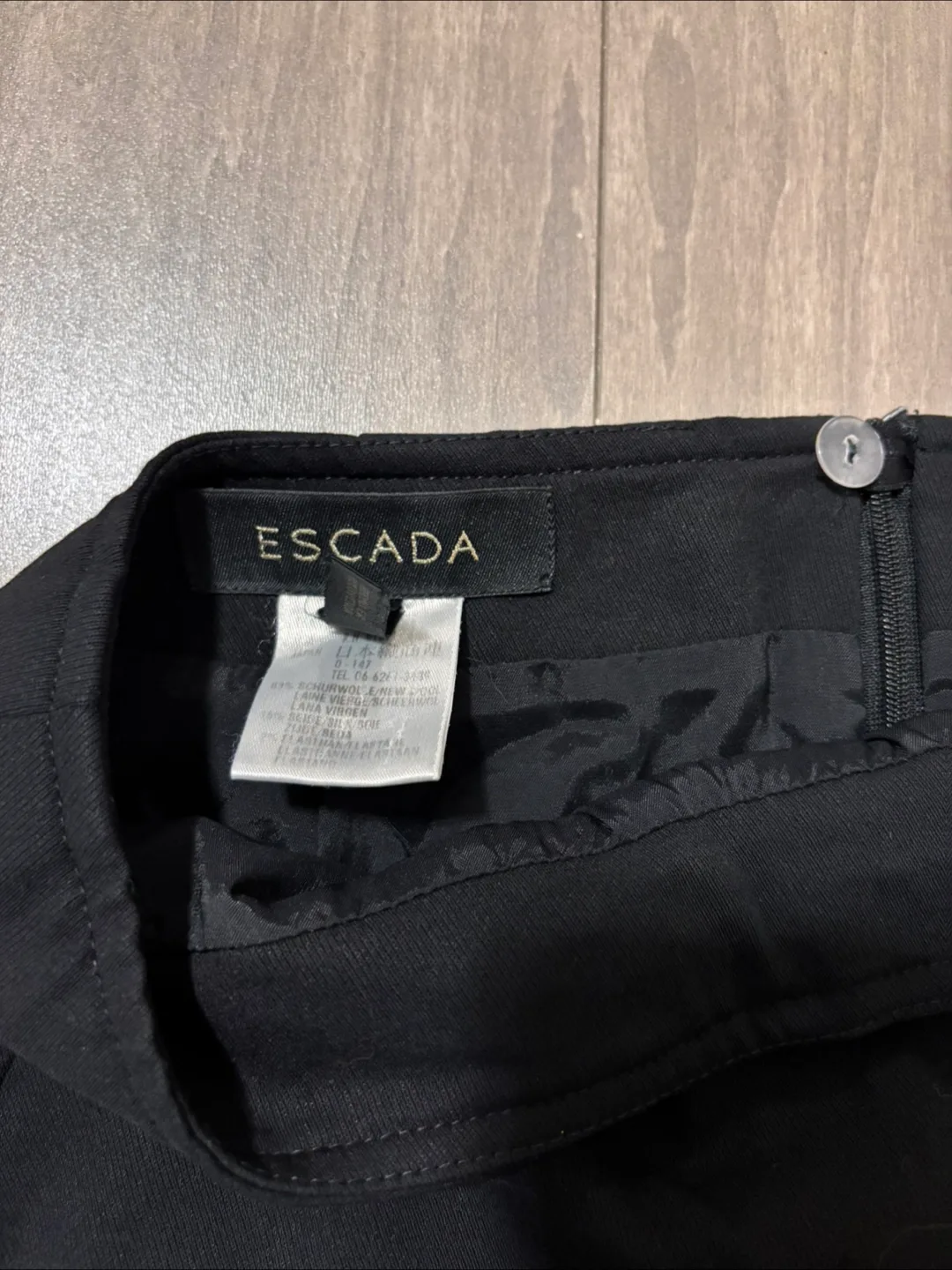 Escada Black Skirt - Size 36 image indicator(2)