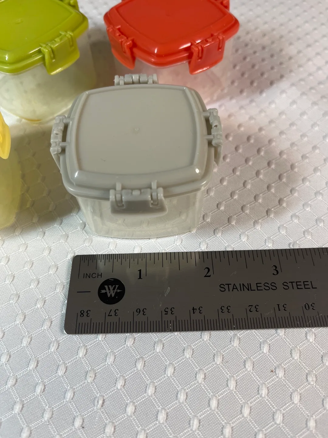 Set of 4 Small Salad Dressing Containers image indicator(2)