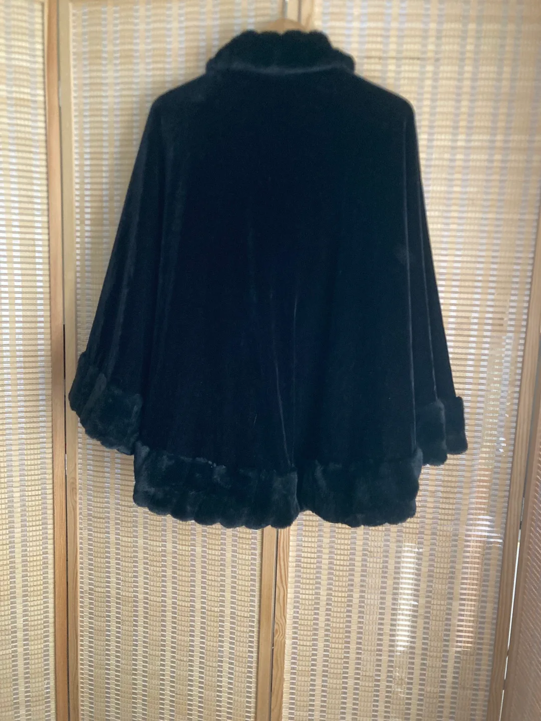 Black Velvet Cape with Faux Fur Trim image indicator(3)