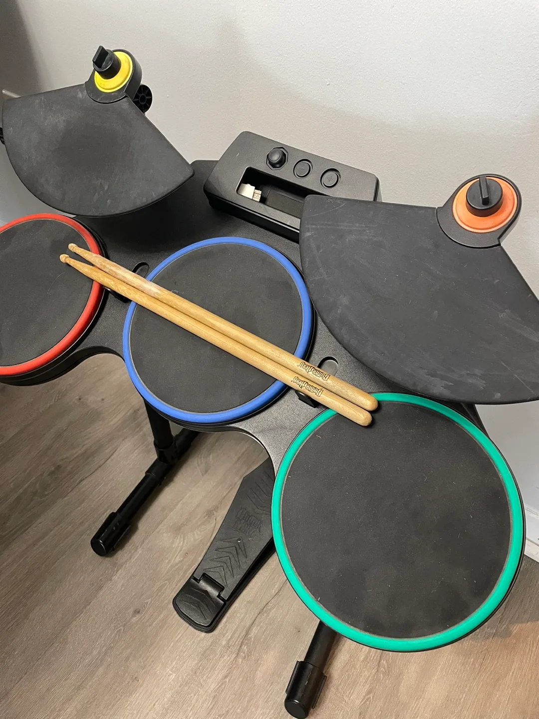 GUITAR HERO WORLD TOUR WIRELESS DRUM SET (NINTENDO WII) image indicator(2)