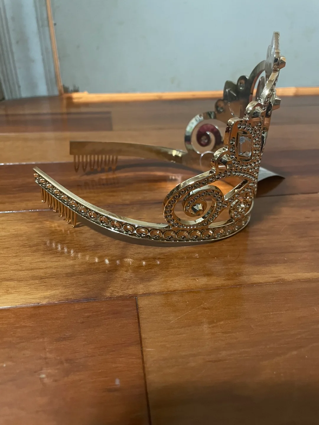 Gold "Let's Party" Tiara image indicator(2)