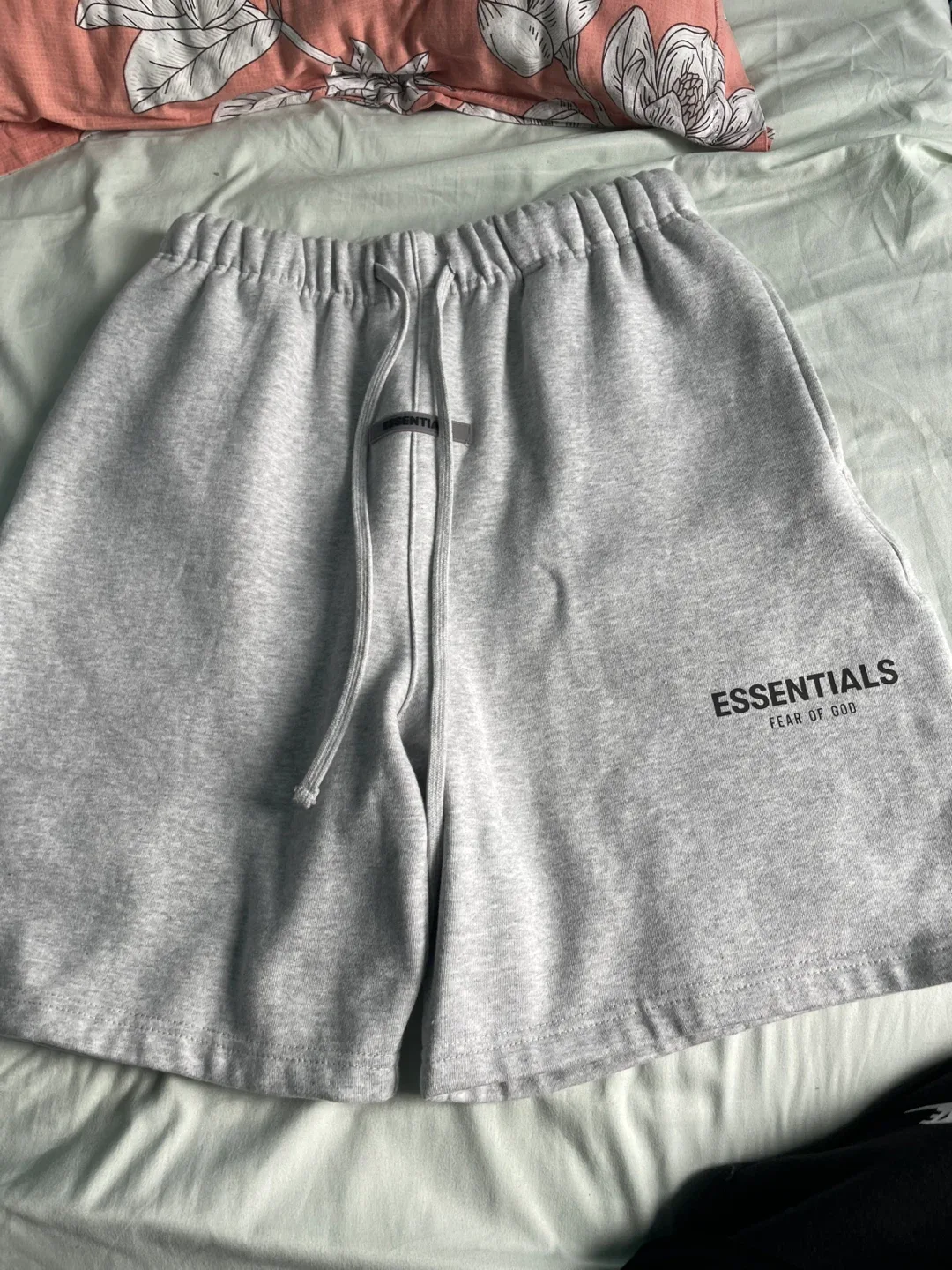 Essentials Fear of God Shorts - Size M thumbnail