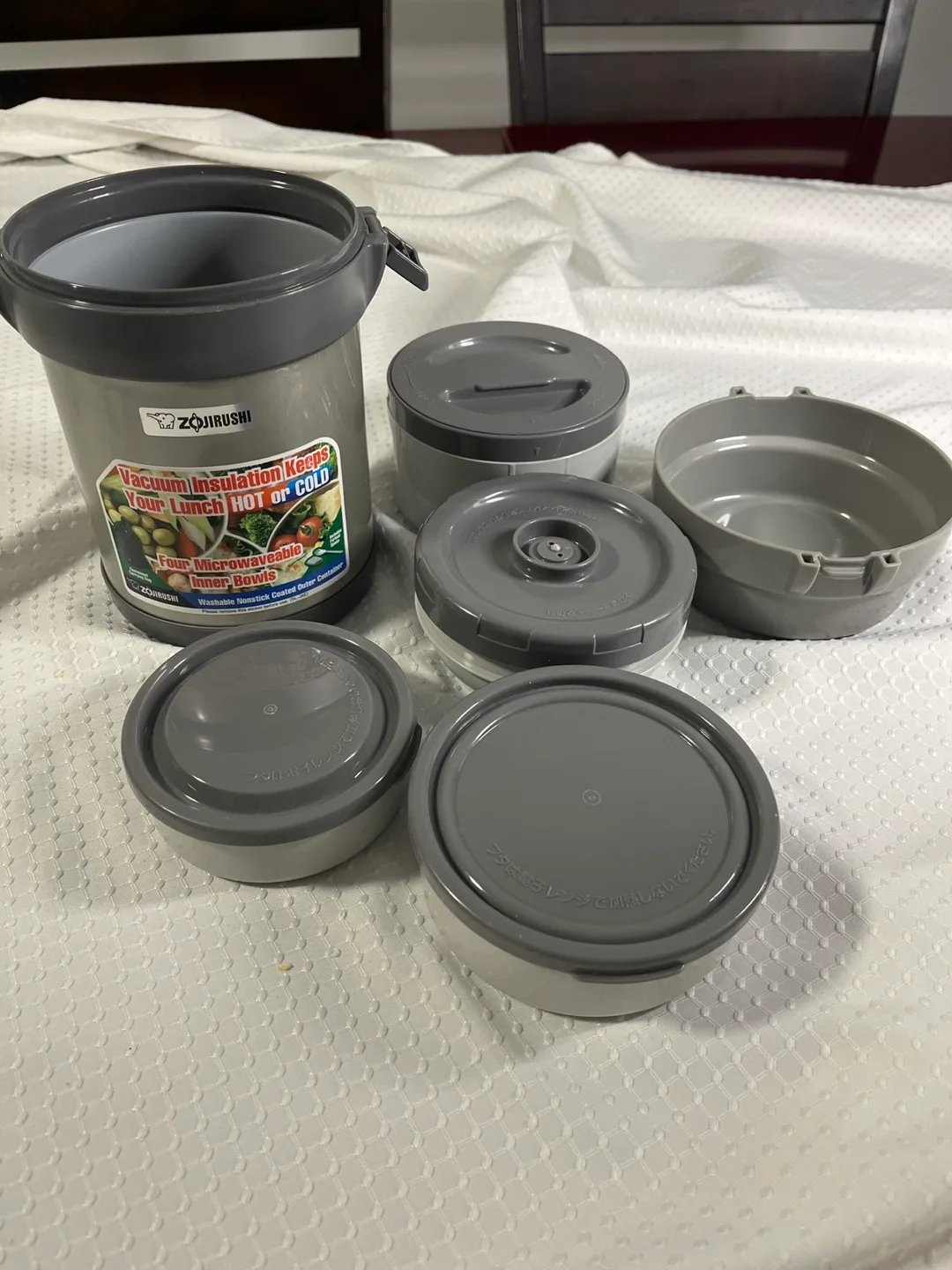 Zojirushi Vacuum Insulated Lunch Jar with 4 Bowls image indicator(2)