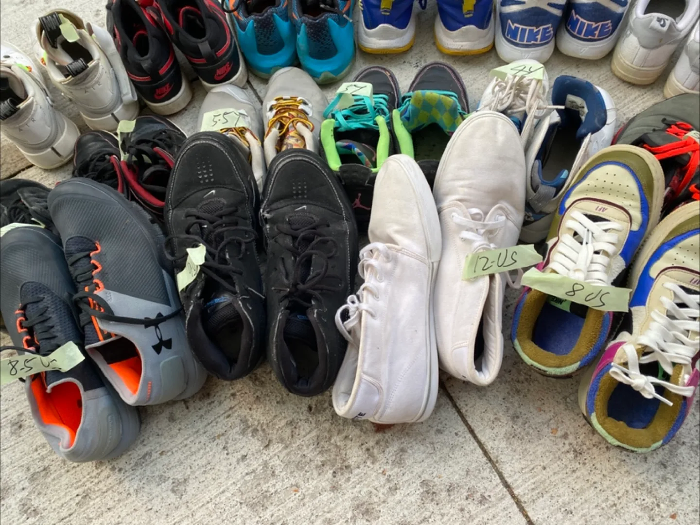 Mixed Lot of Used Kids' Shoes - Various Sizes 20each image indicator(2)
