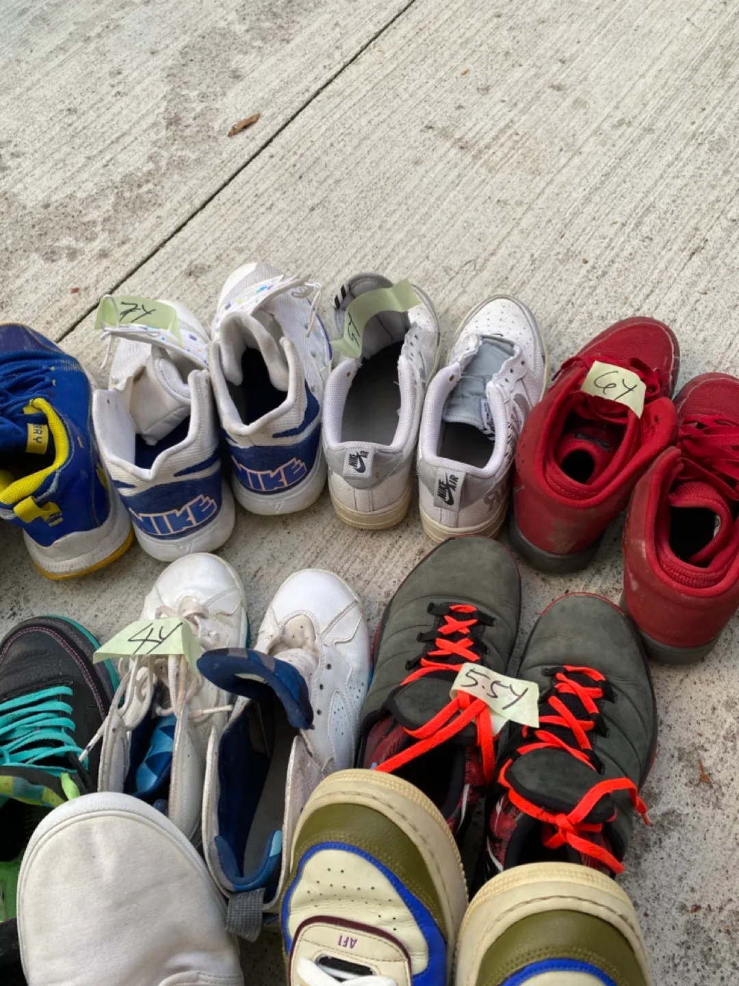 Mixed Lot of Used Kids' Shoes - Various Sizes 20each image indicator(3)