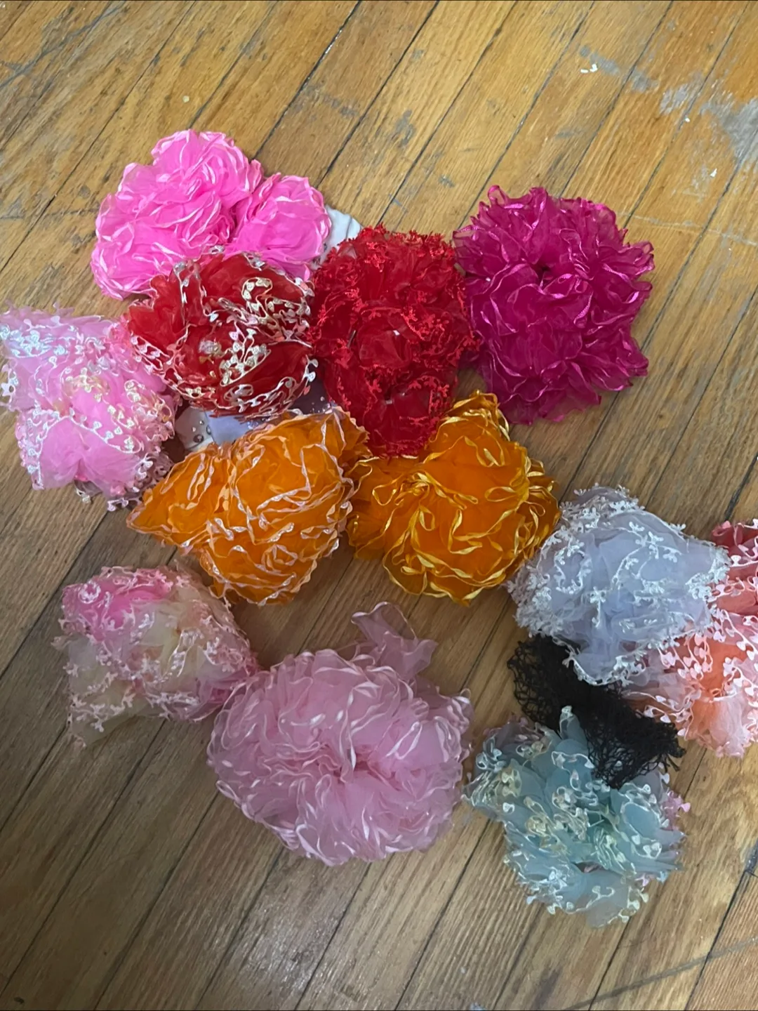 Hair Assorted Colourful Flowers Ties image indicator(2)