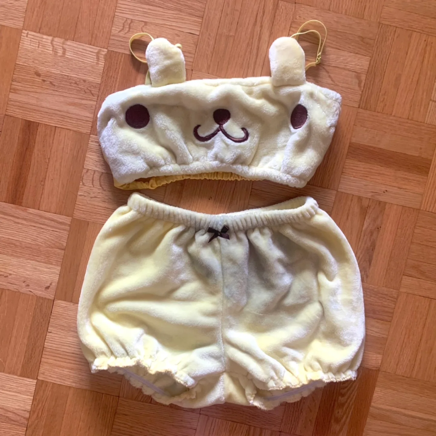 Sanrio Pompompurin Pajama Set thumbnail