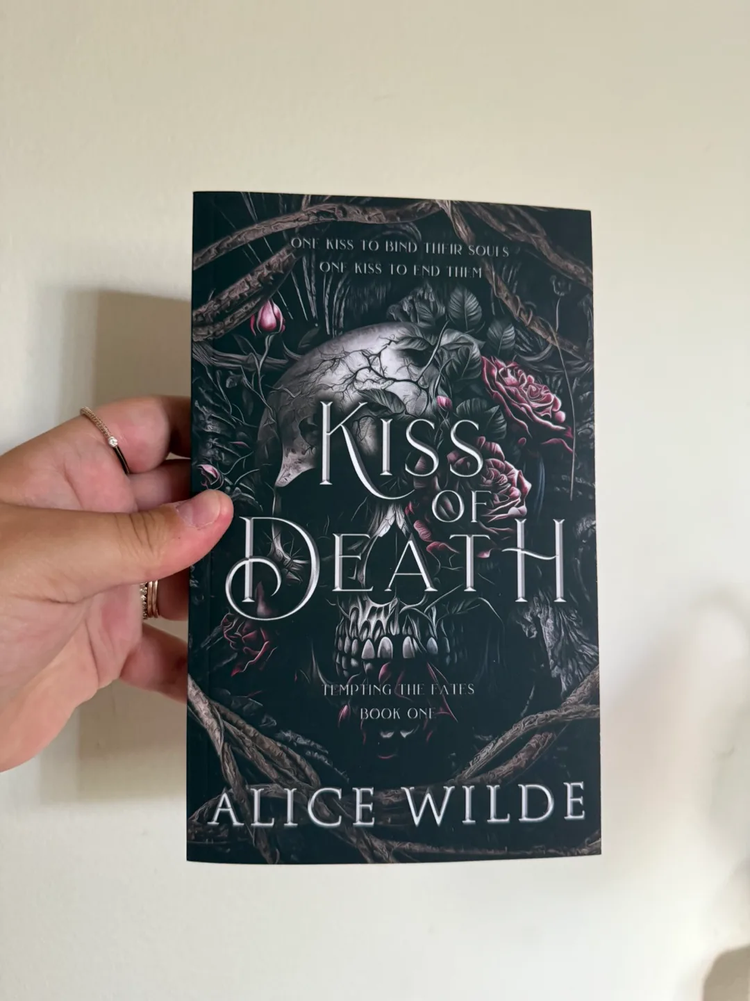 Kiss of Death by Alice Wilde thumbnail