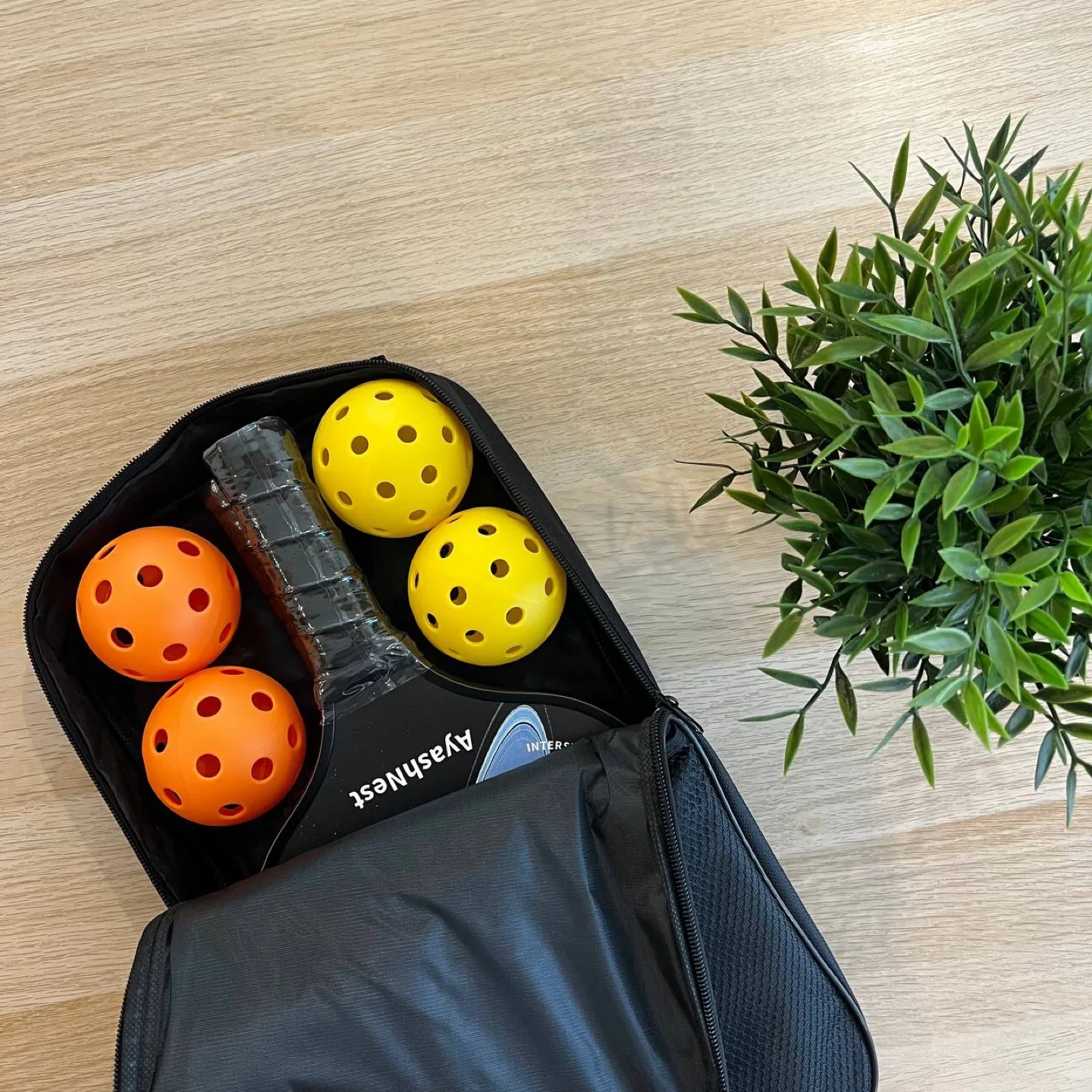 AyashNest Pickleball Set with Balls & Bag image indicator(3)