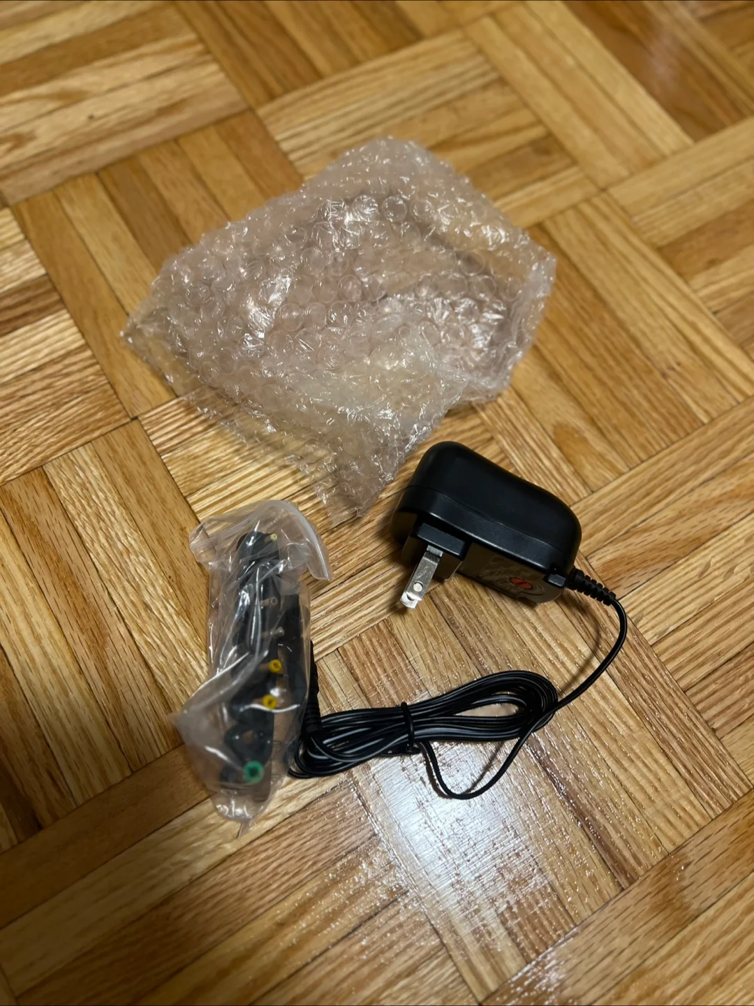 SYG Universal Adapter 12W image indicator(2)