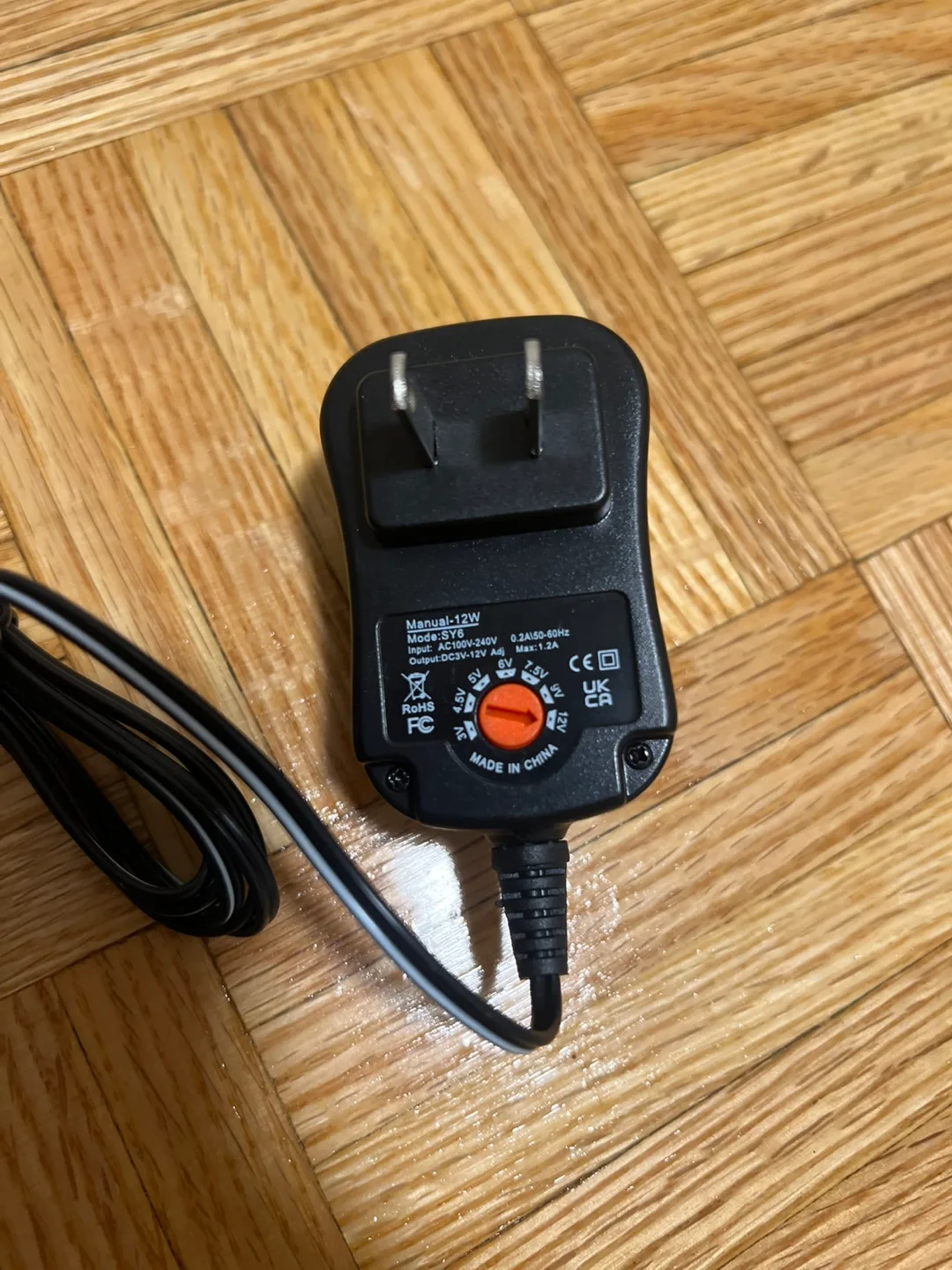 SYG Universal Adapter 12W thumbnail