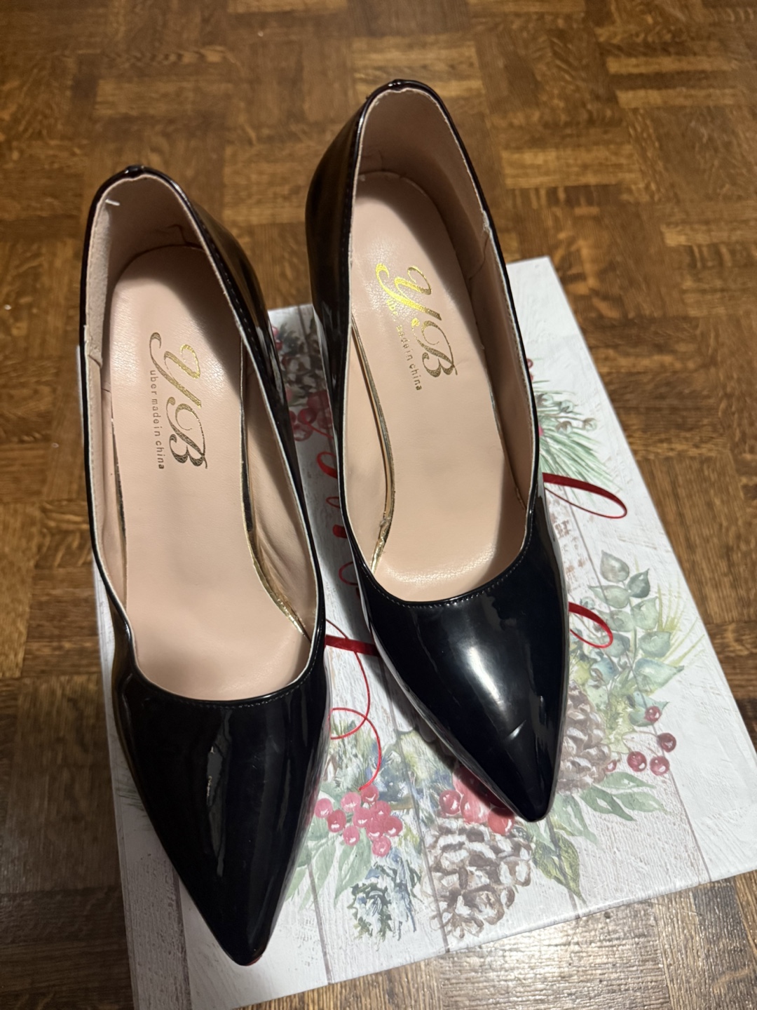 YB Black Patent Leather Pointed Heels - Size 7 - photo 2