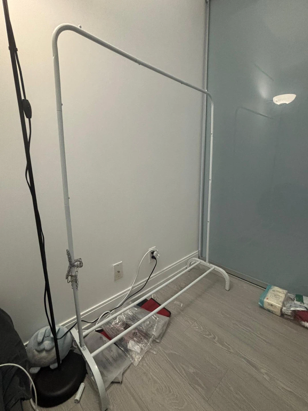 White Metal Clothing Rack - photo 2