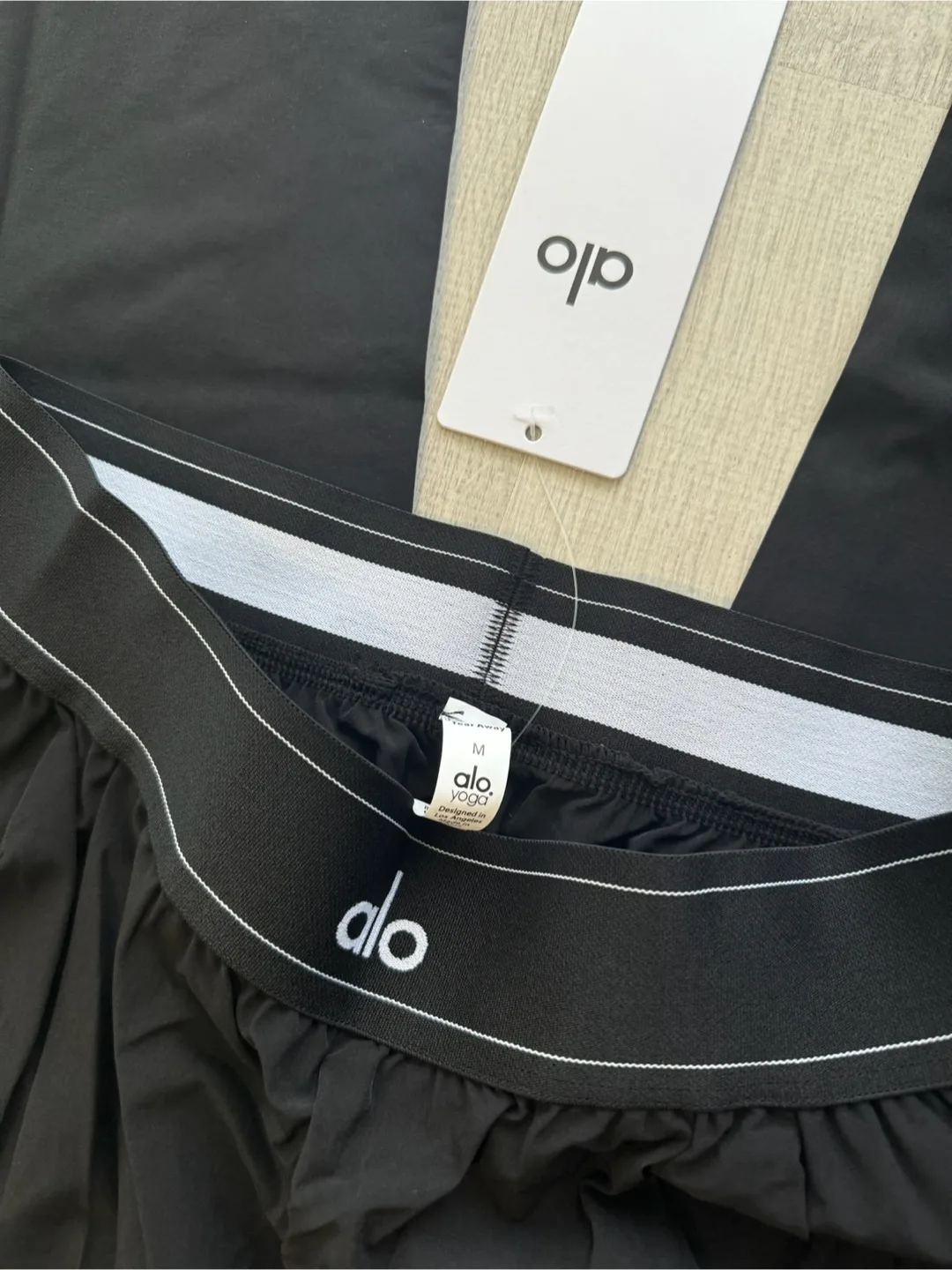 ALO Yoga Aspire Tank & Suit Up Trouser Set image indicator(3)