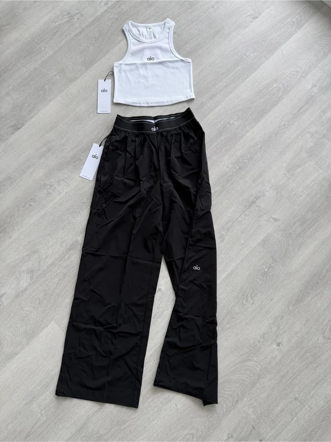 ALO Yoga Aspire Tank & Suit Up Trouser Set image indicator(2)