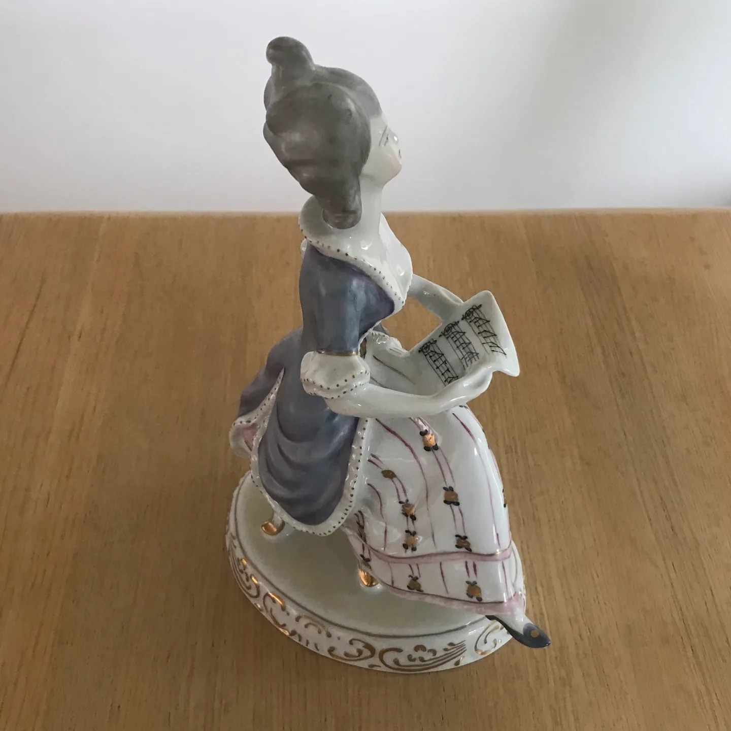 BAROQUE LADY with Sheet Music PORCELAIN FIGURINE, Like New! image indicator(3)