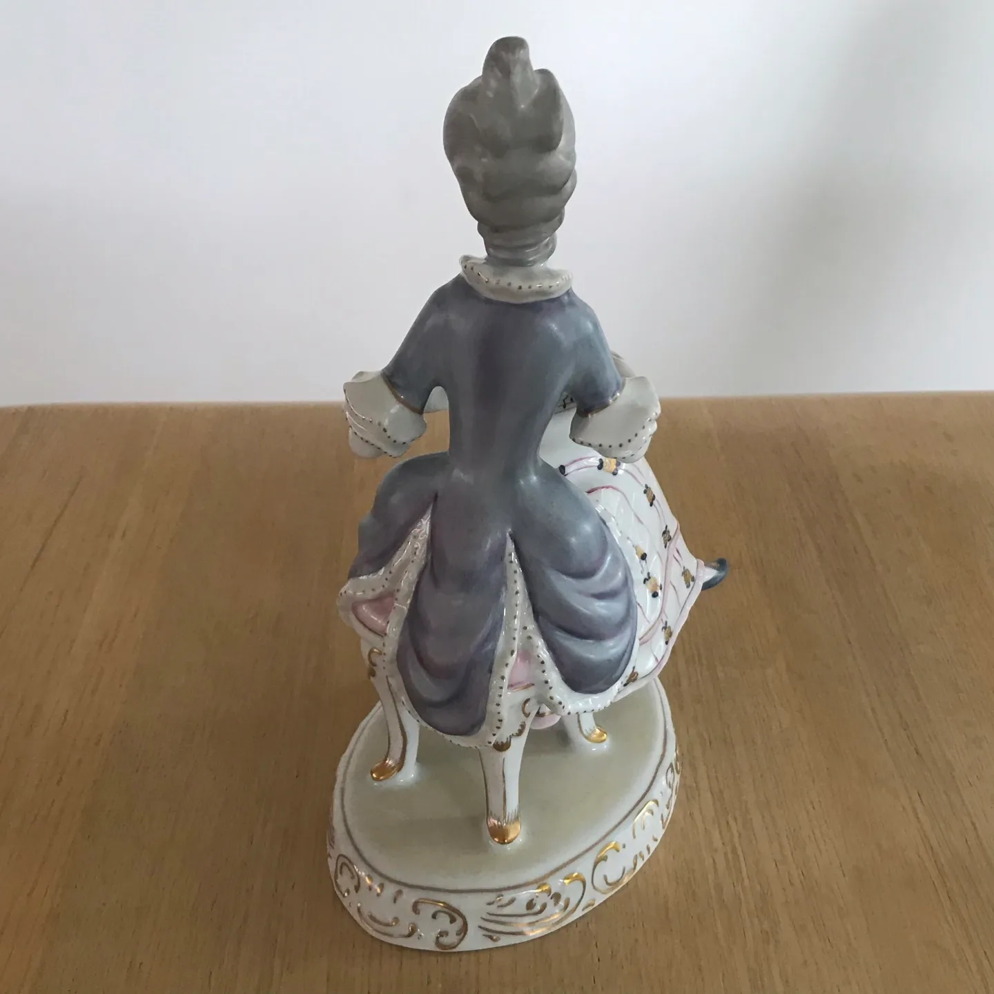 BAROQUE LADY with Sheet Music PORCELAIN FIGURINE, Like New! image indicator(2)