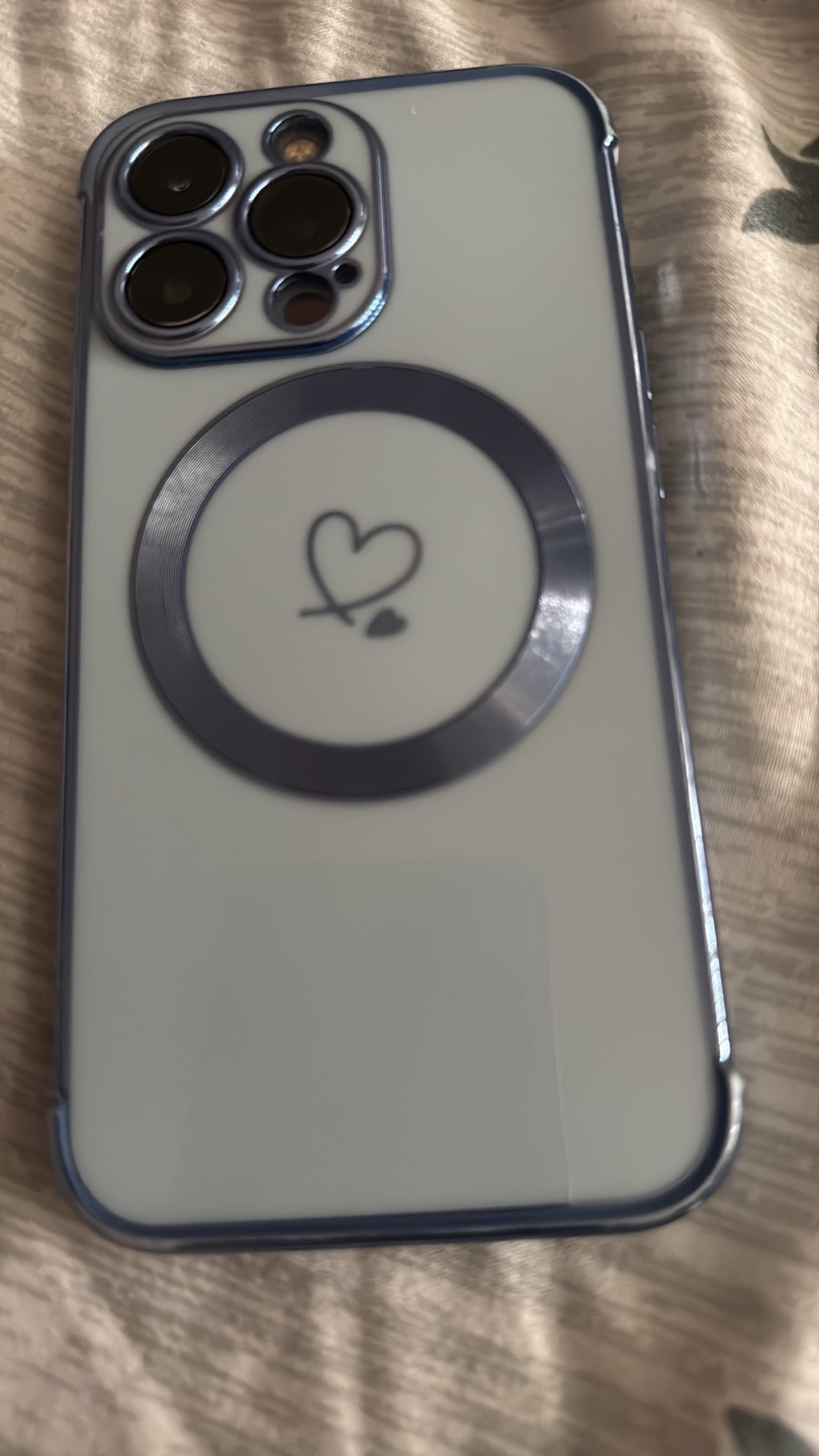 iPhone 13 pro Case with Heart Design