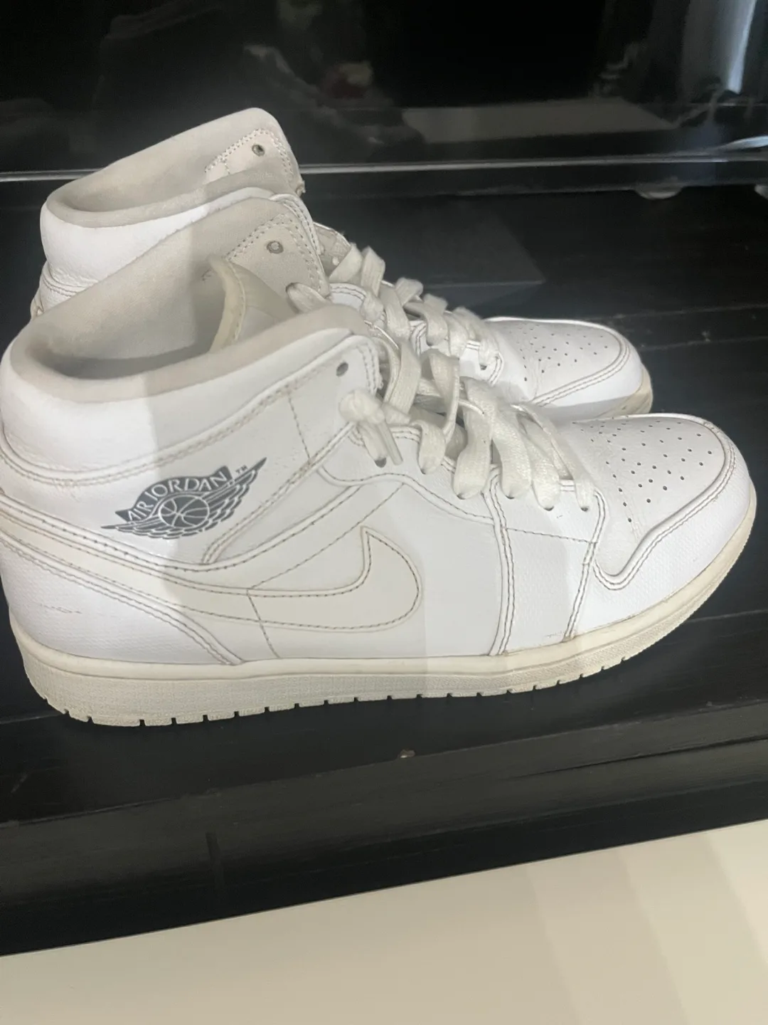 Air Jordan 1 High Top Sneakers - Size 9.5 image indicator(2)