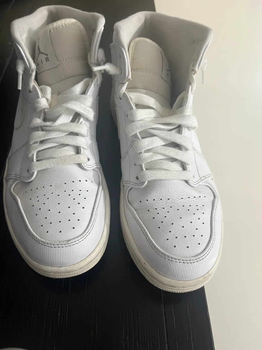 Air Jordan 1 High Top Sneakers - Size 9.5 image indicator(3)