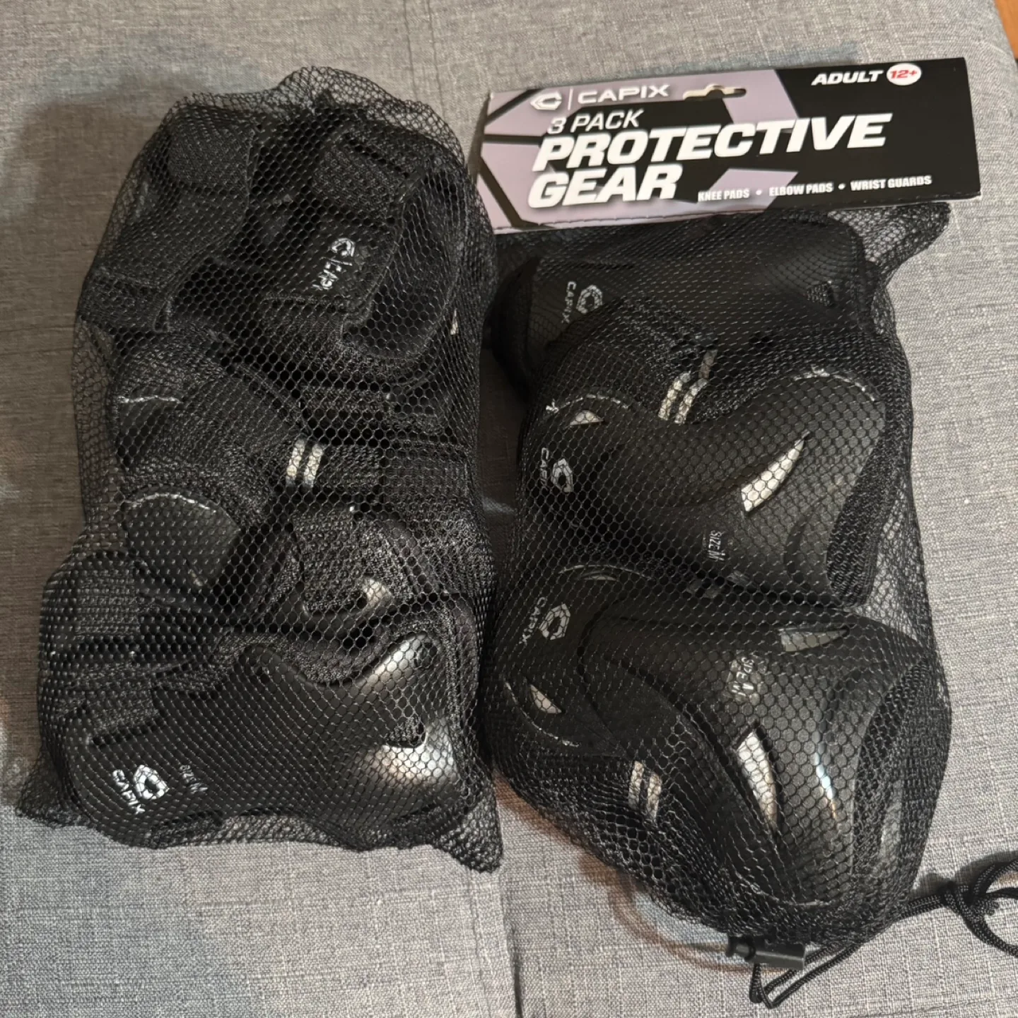 Protective gear for roller blading / skating x2 - small fit thumbnail