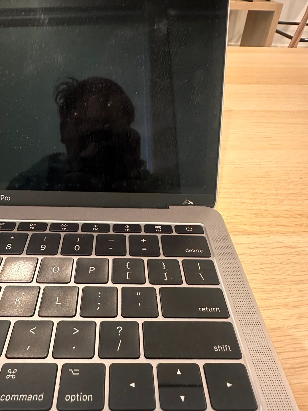 MacBook Pro 13-inch, 2017 image indicator(7)