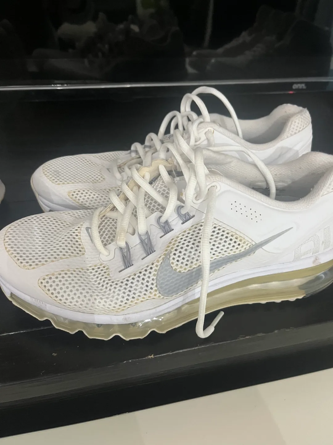 2 pairs of Nike Air Max image indicator(2)