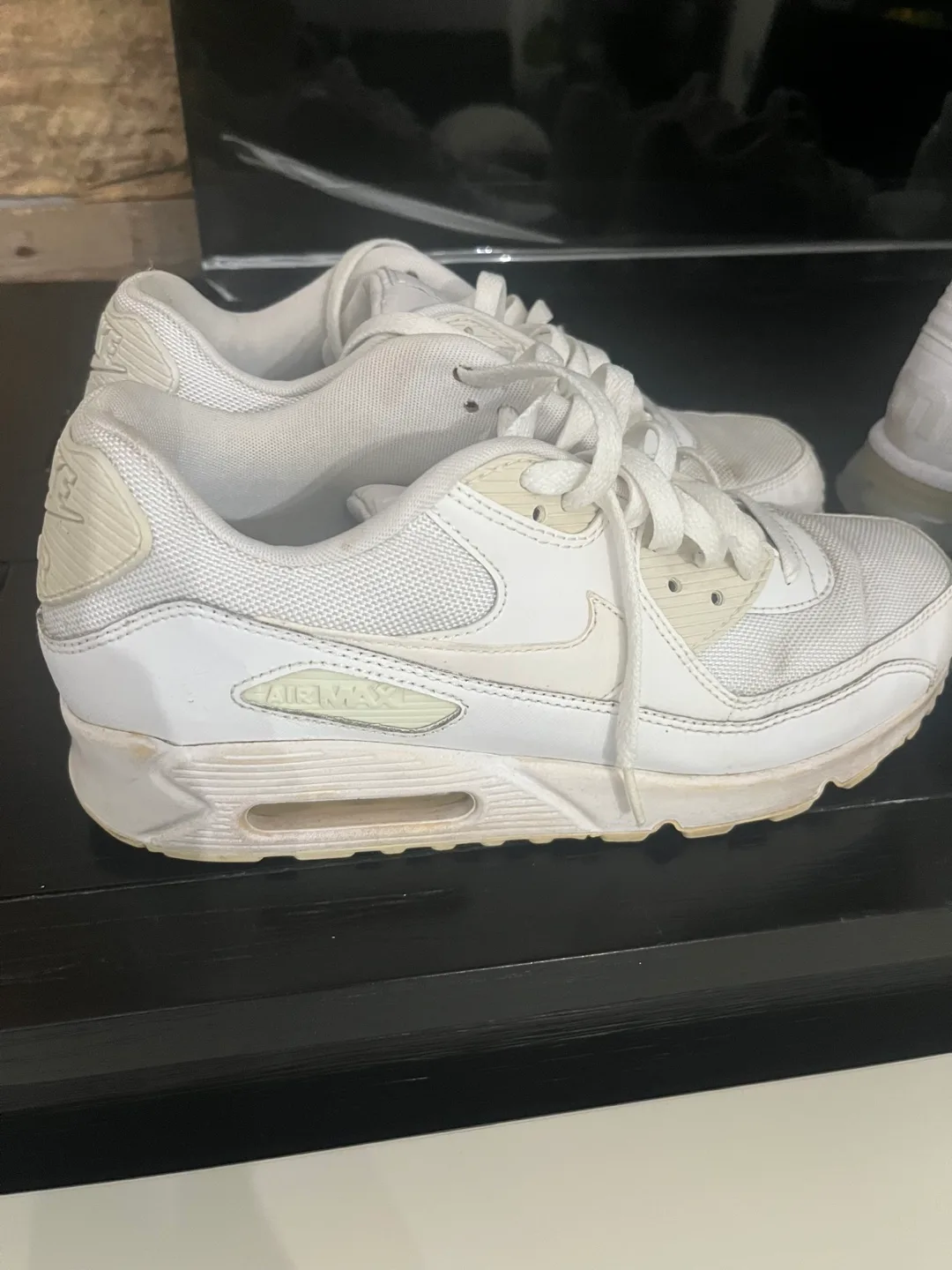 2 pairs of Nike Air Max image indicator(5)