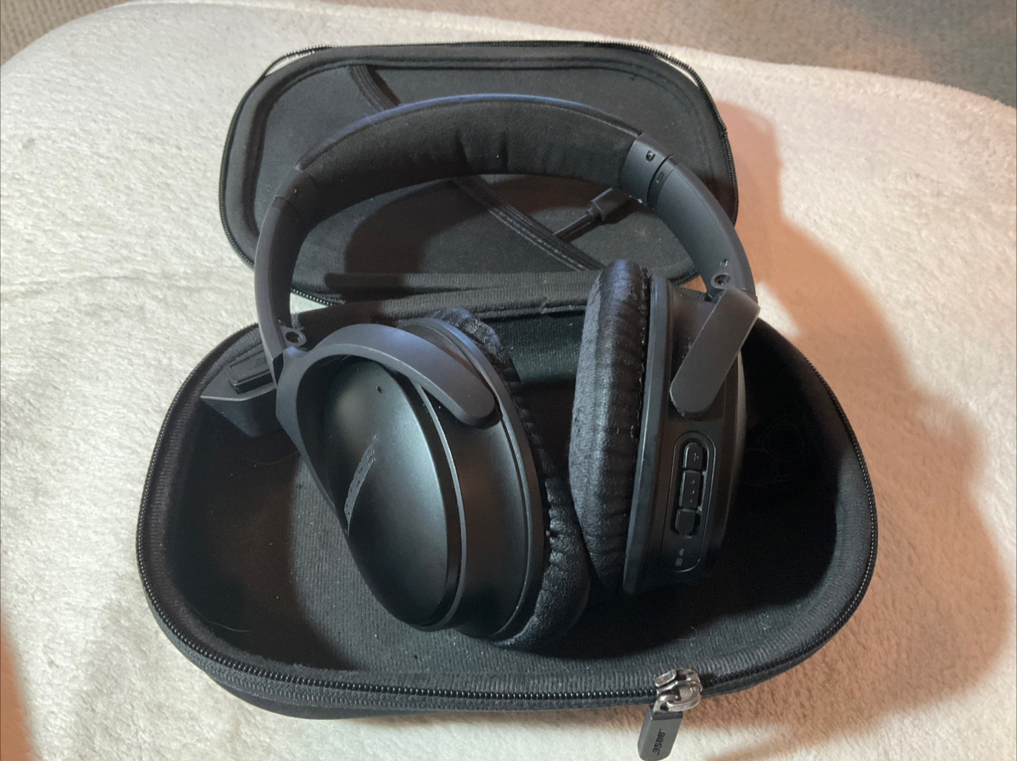 Bose wireless Black Headphones