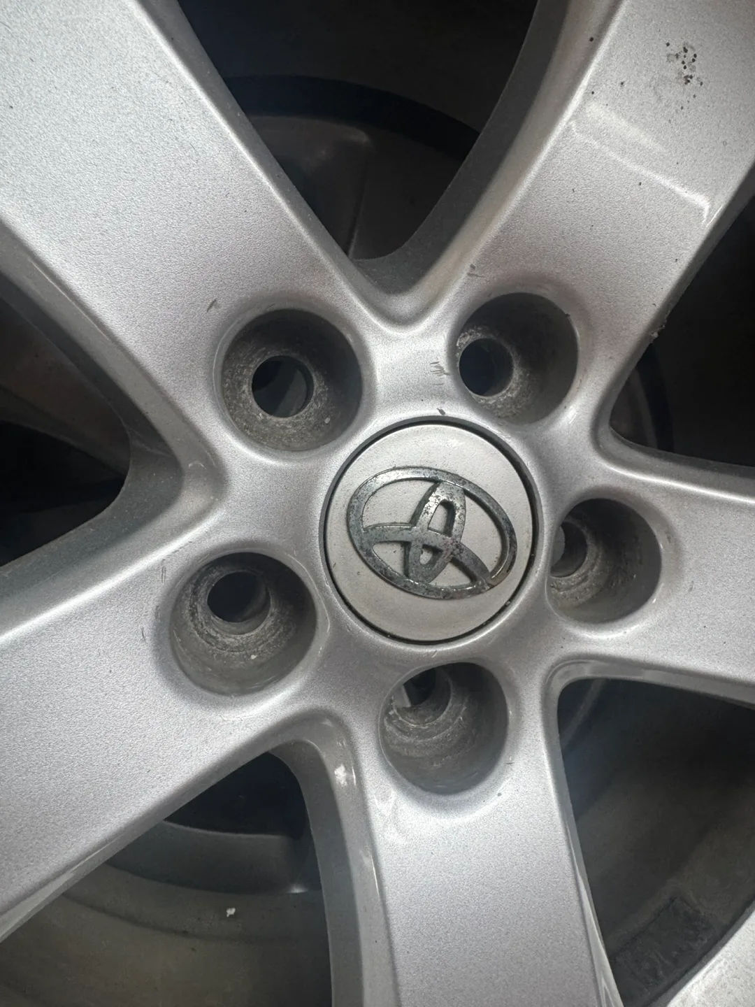 Set of 4 Toyota Rims & Michelin Tires image indicator(2)