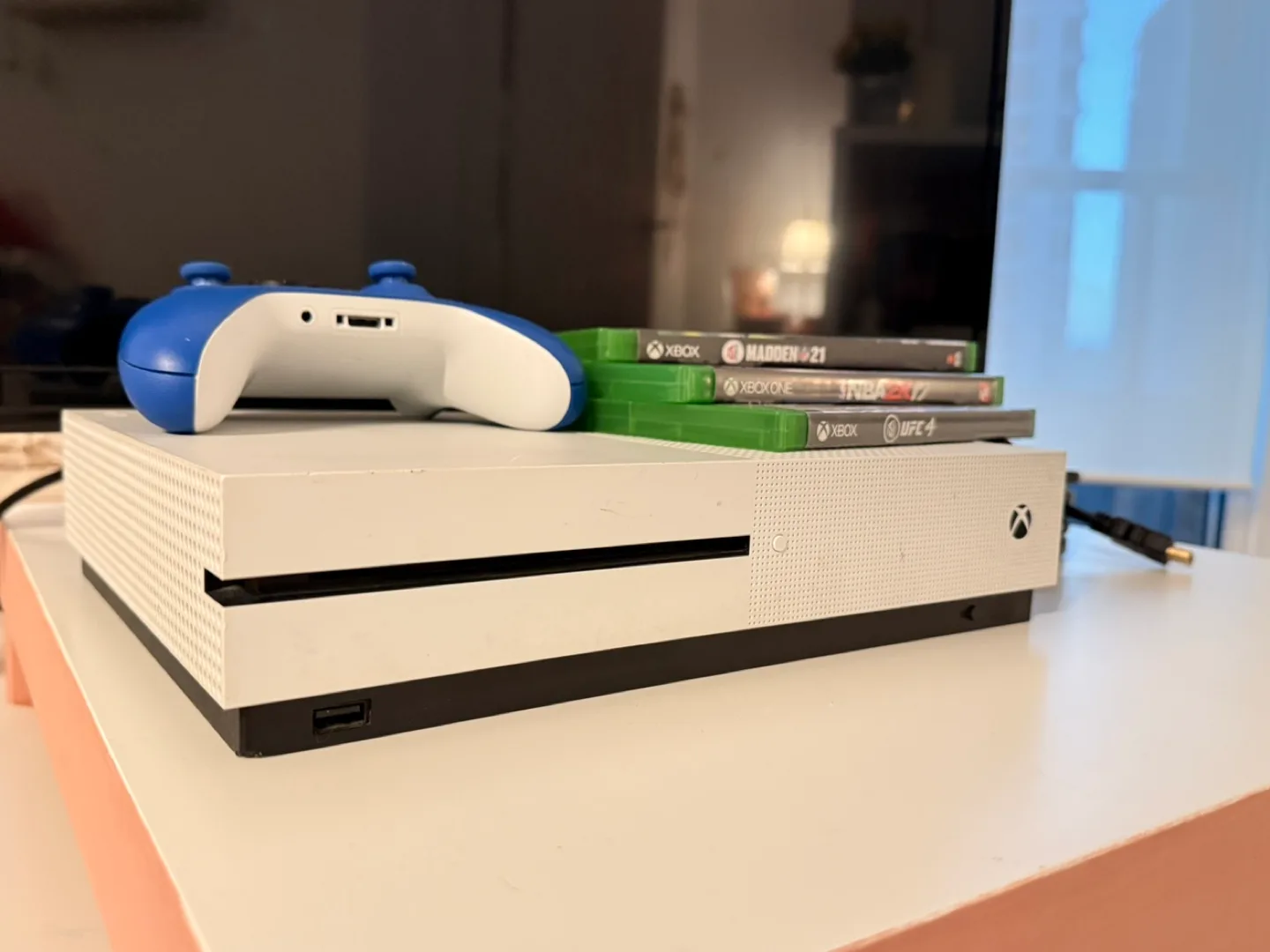 COMBO SALE! TV, Xbox One with Controller & Games image indicator(2)