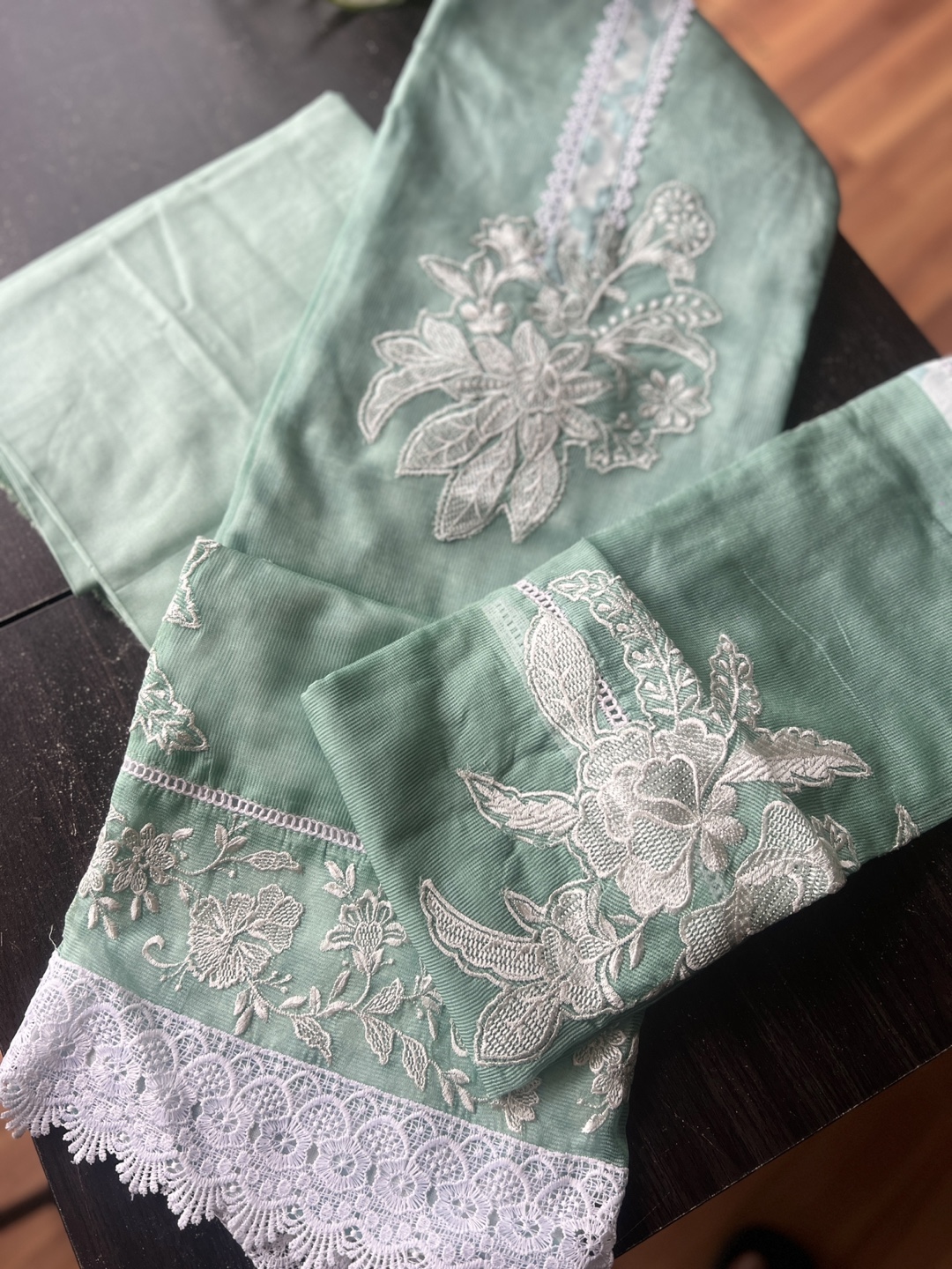 Floral Embroidered Unstitched Suit - photo 3