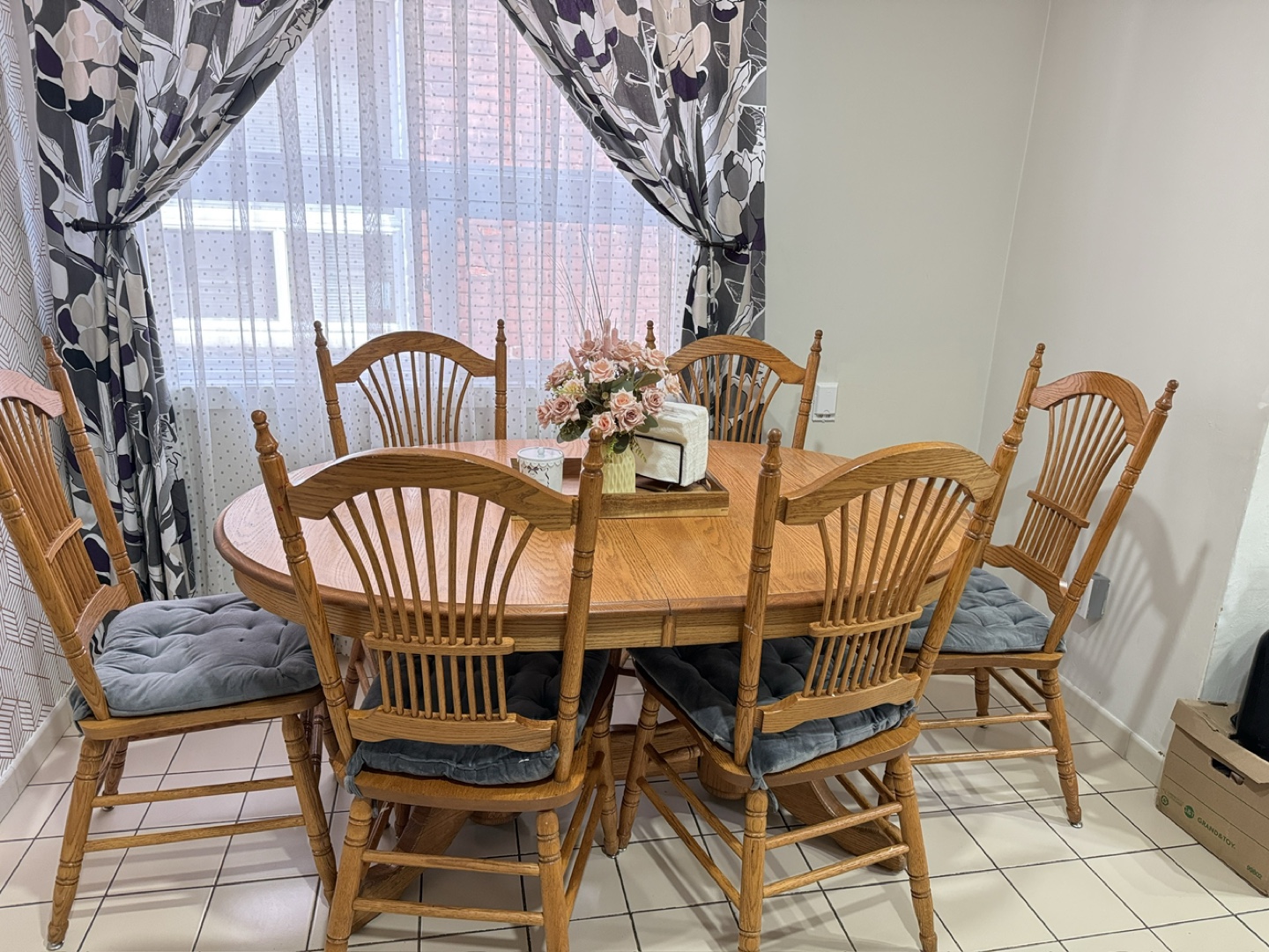 Oak Dining Table with 6 Chairs
