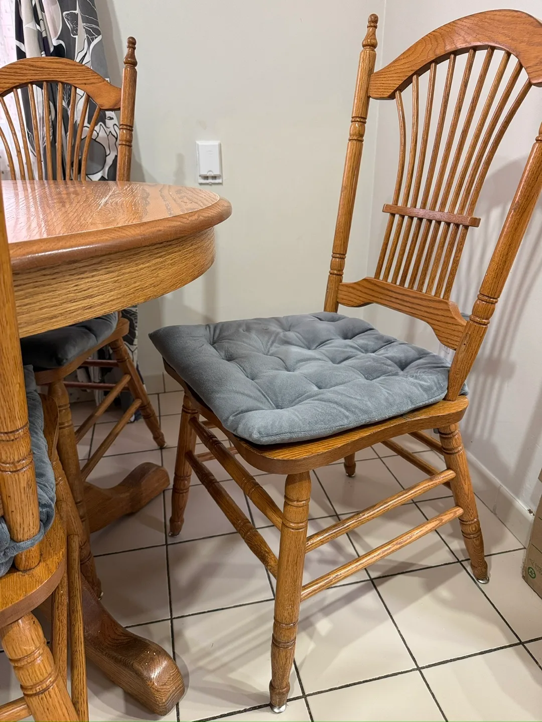 Oak Dining Table with 6 Chairs image indicator(3)