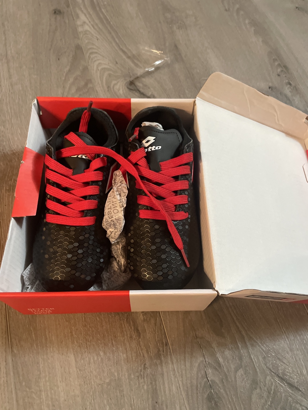 New Lotto Storm Youth Soccer Cleats US 13
