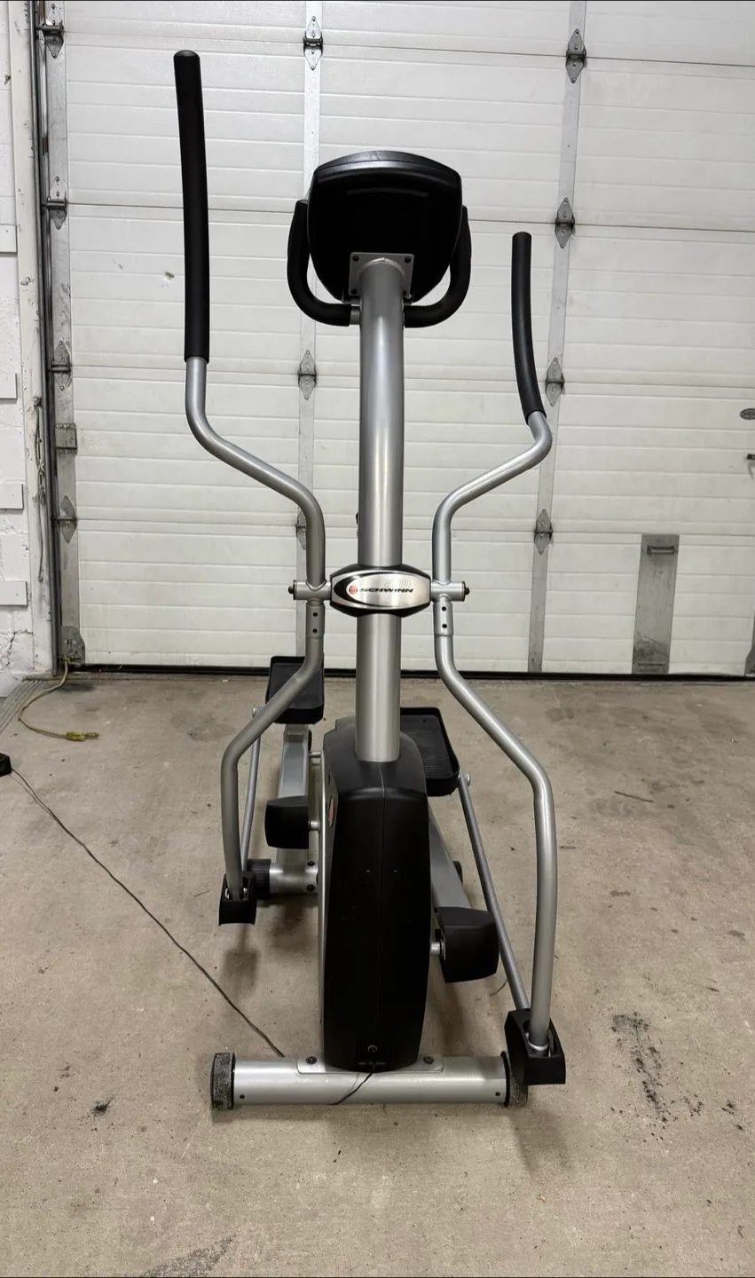Schwinn 418 Elliptical Machine thumbnail