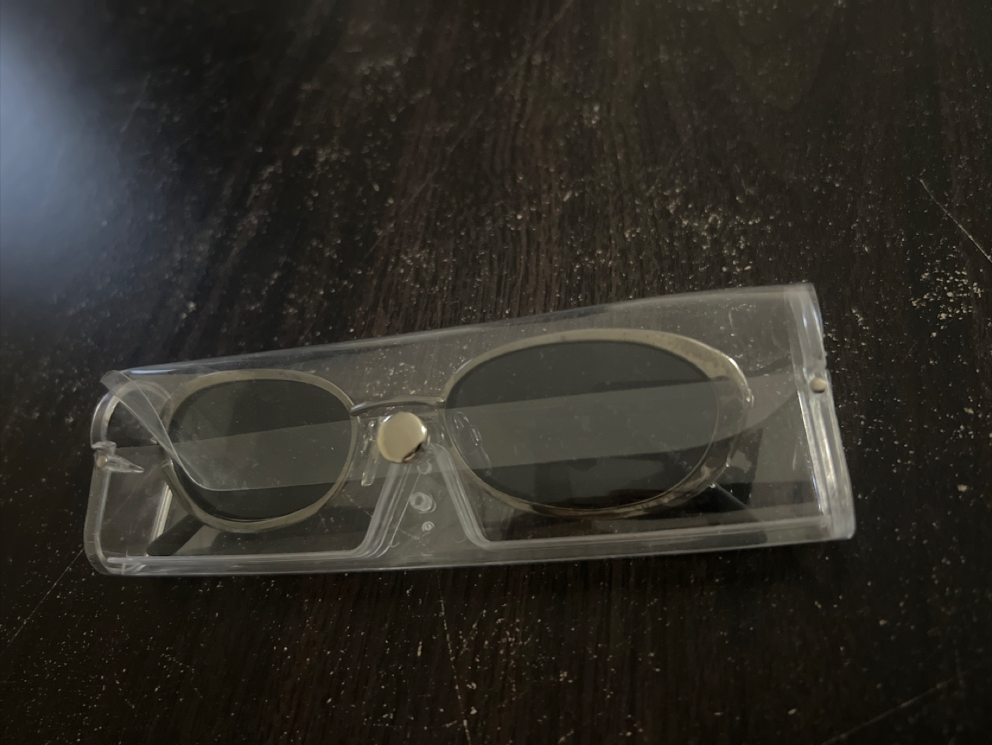 Oval Sunglasses with Case - photo 4
