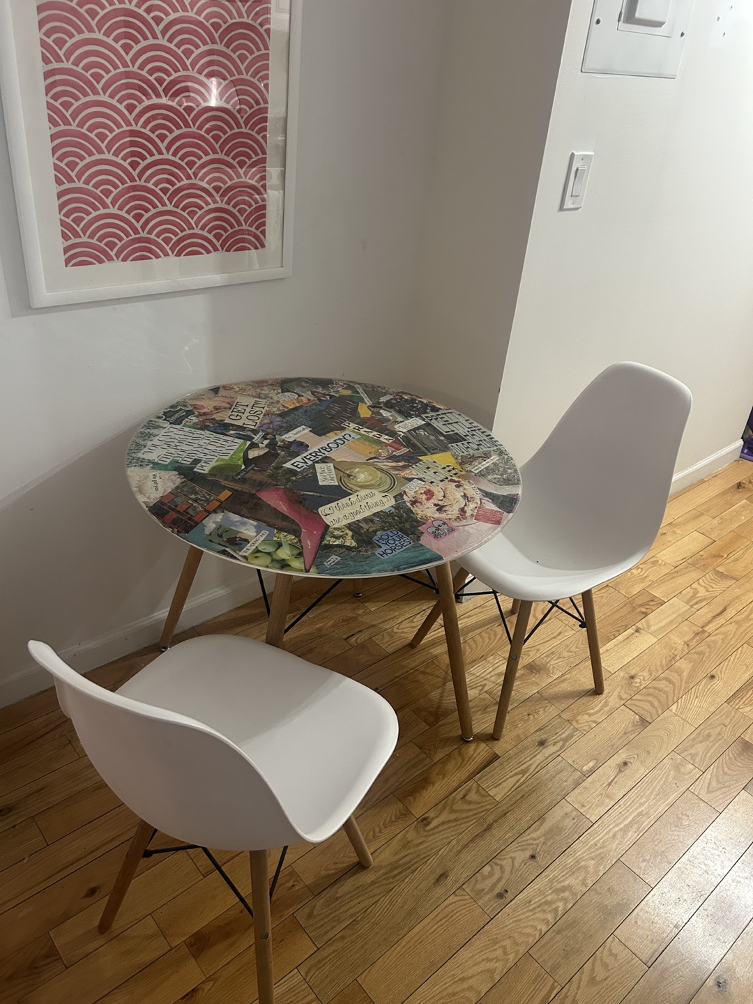 Round Collage Table with 2 White Chairs
