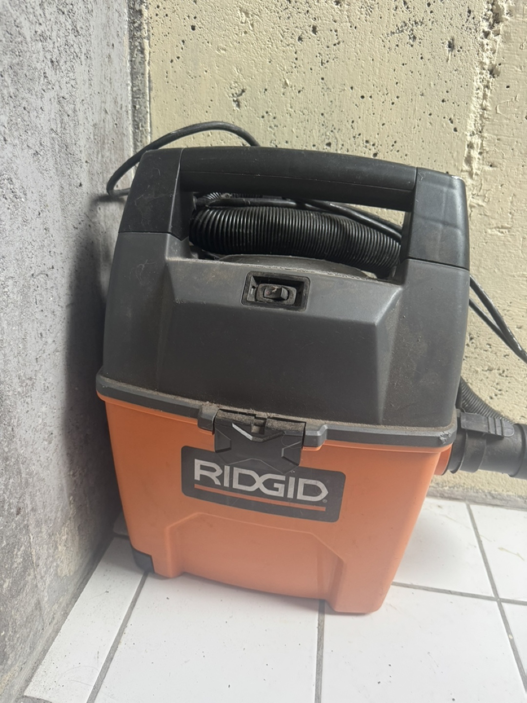 Ridgid Wet/Dry Vacuum - photo 2