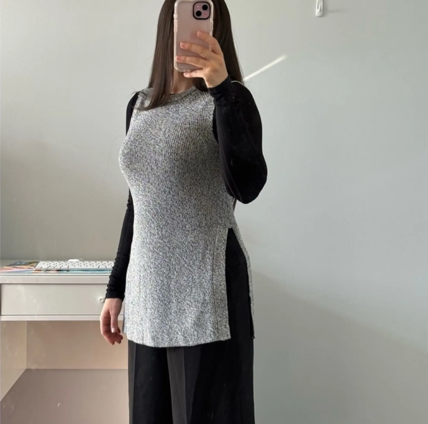 Aritzia Wilfred | Sleeveless Knit Tunic Top - XS thumbnail