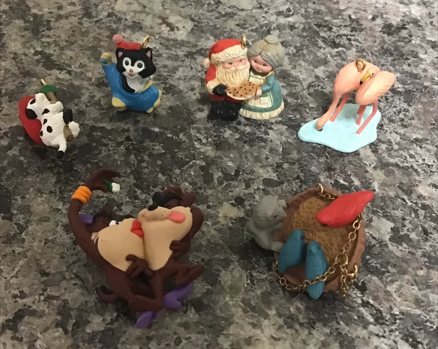 Assorted Decorative Ornaments image indicator(6)