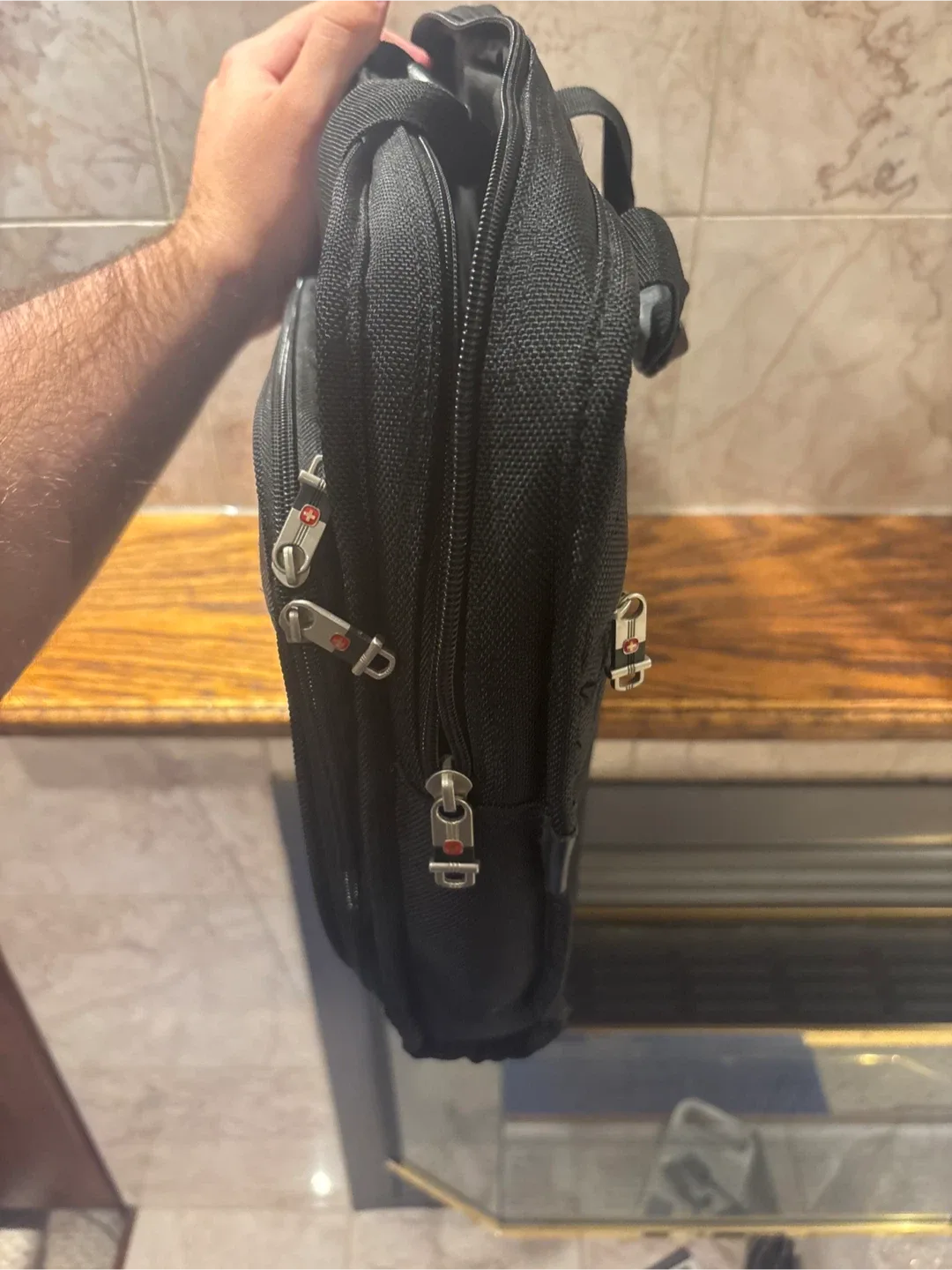 Swissgear Black Laptop Bag image indicator(2)