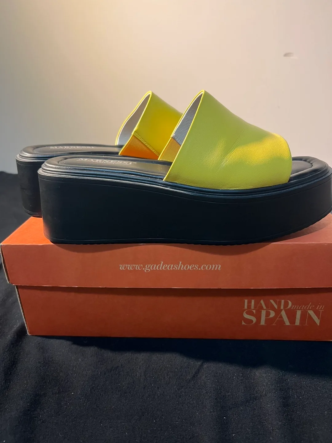 Marnessi Fashion Yellow Platform Slides image indicator(5)