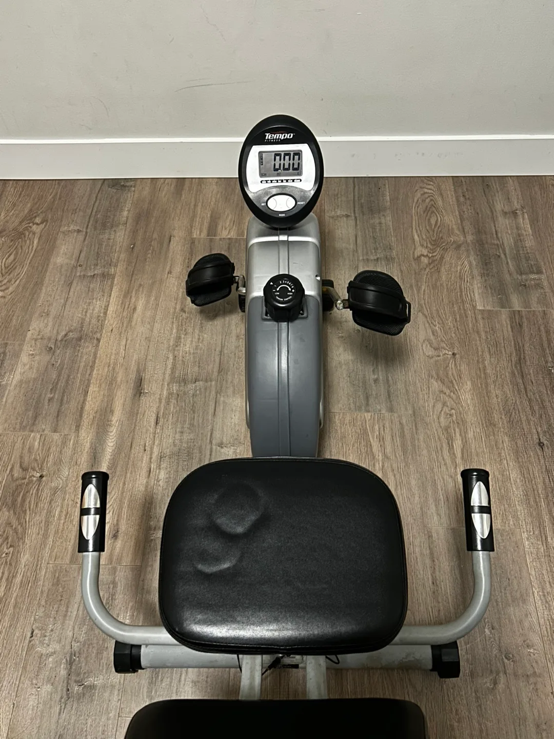 Tempo Fitness Recumbent Bike image indicator(4)