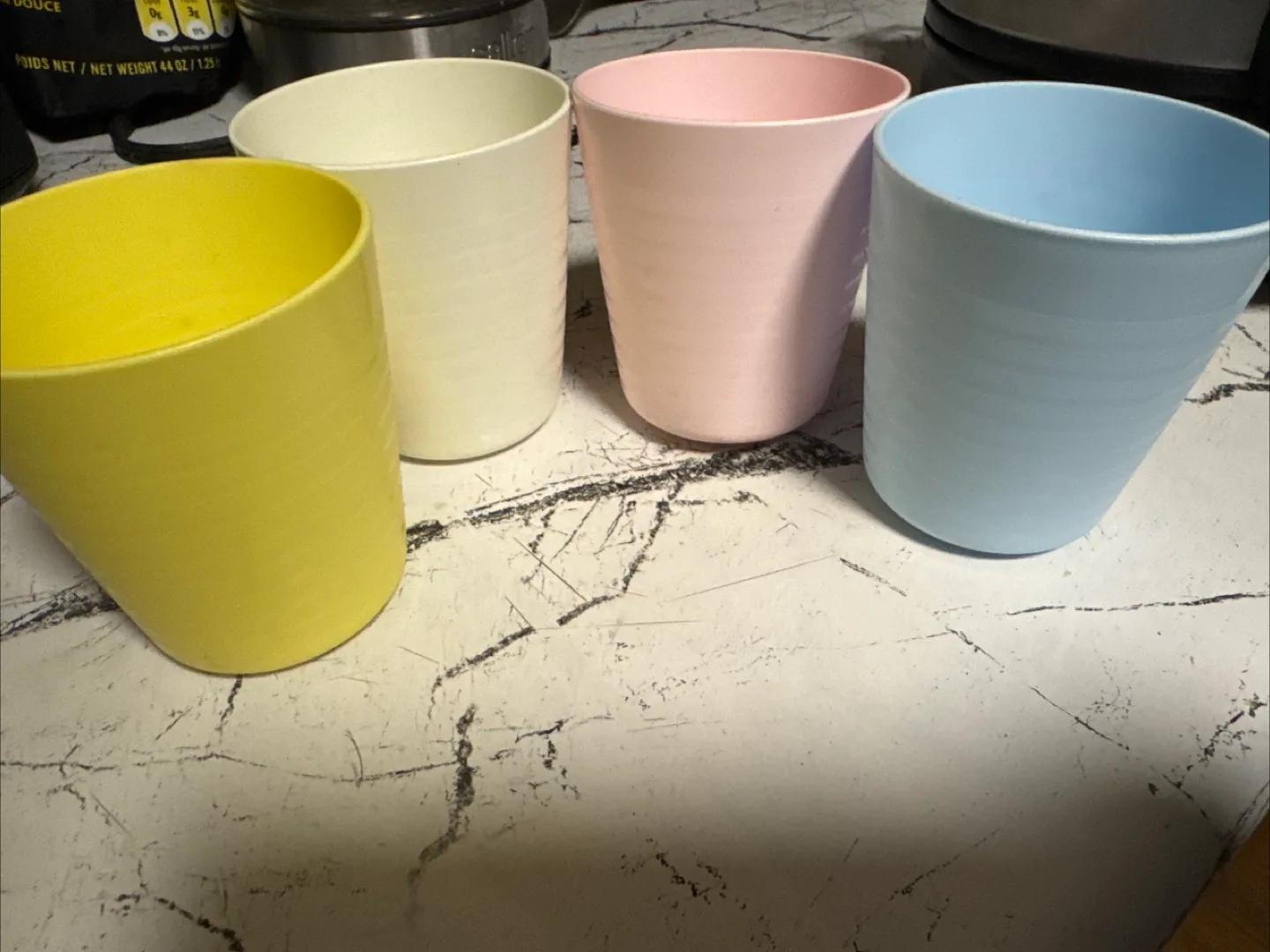 Set of 4 Pastel Coloured Plastic Cups image indicator(2)