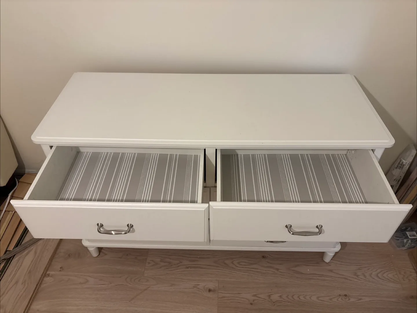 White 6-Drawer Dresser image indicator(2)