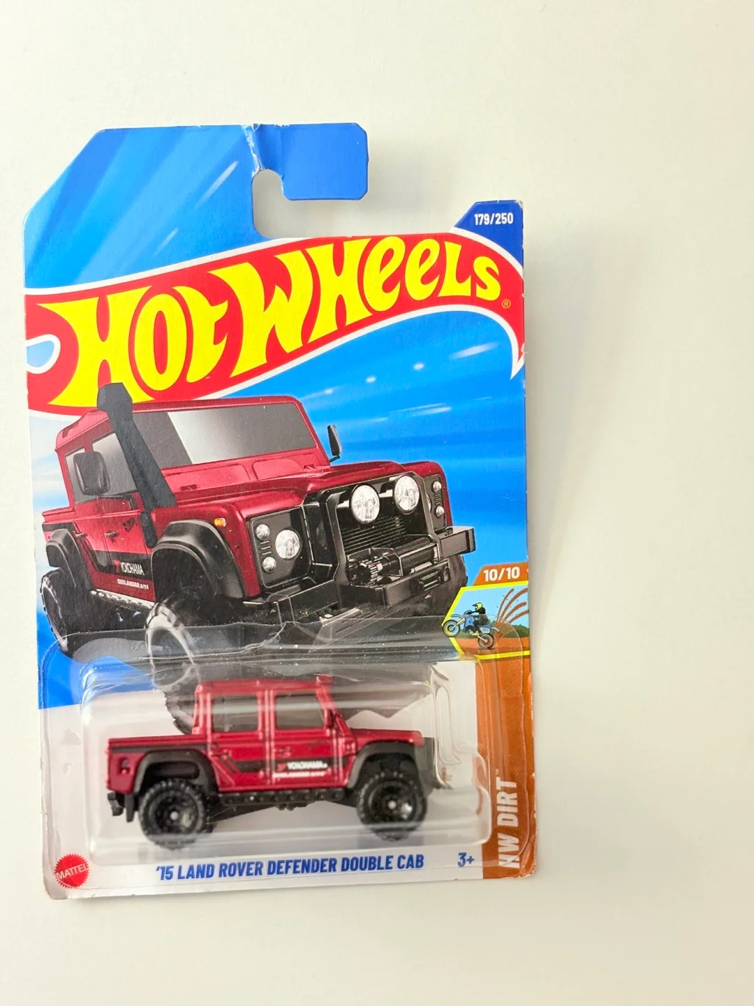 Hot Wheels '15 Land Rover Defender Double Cab thumbnail