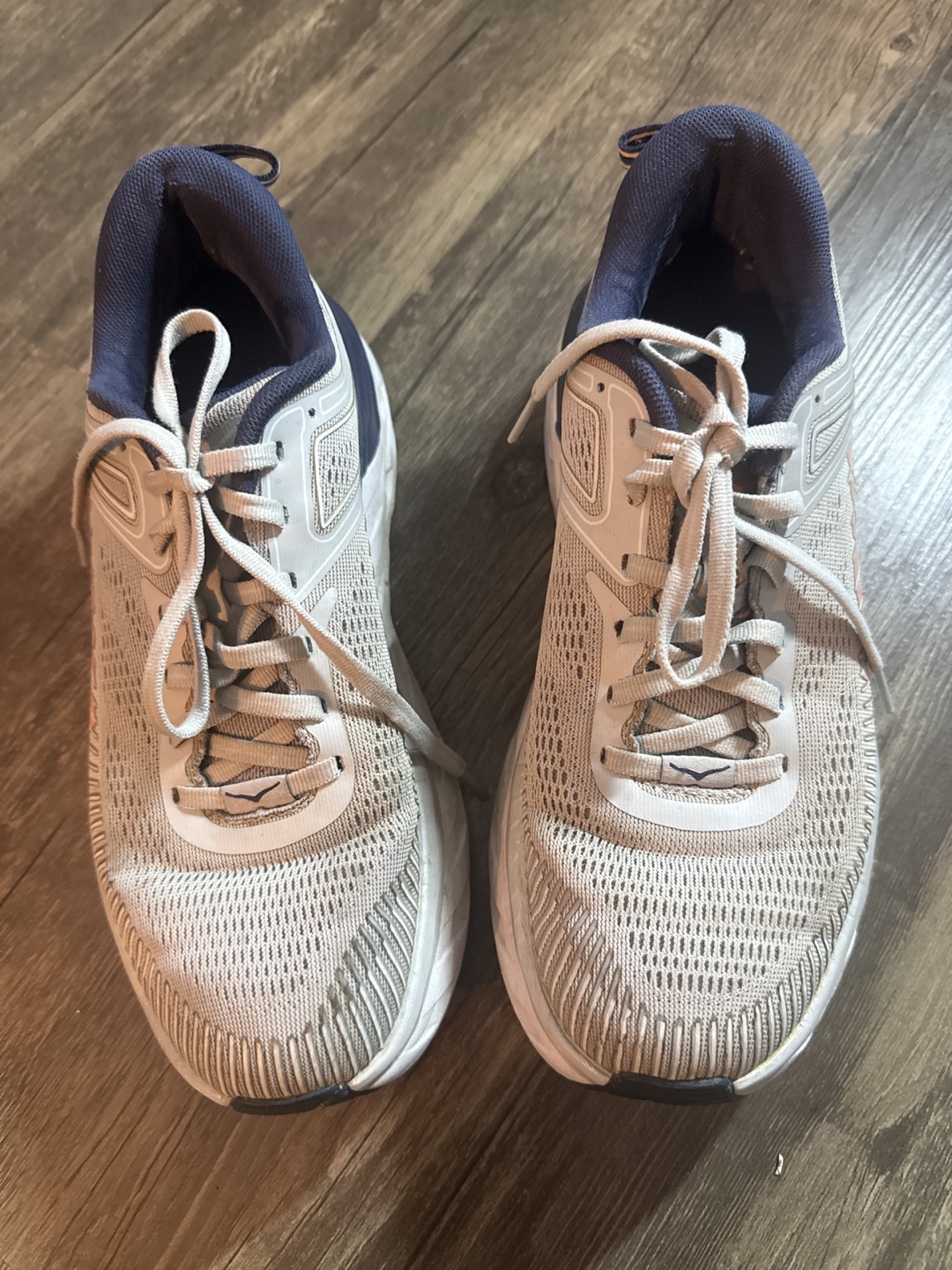 Hoka Bondi 7 Running Shoes size 8